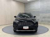 お車購入のポイントとなるフロントマスクです。上質で迫力あるデザインですね☆☆
