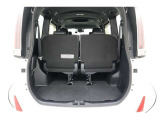 ラゲージスペースだって広々です!車種によっては床下収納やシートの折り畳み、またシートを動かして更にお荷物積めちゃいます♪