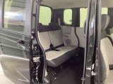 ホンダ独自の技術、センタータンクレイアウトにより、軽自動車とは思えない室内空間です。