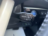 高速道路での運転が驚くほどラクになる「レーダークルーズコントロール」を装備!先行車を自動で認識し車間距離を保ちながら追従走行してくれます 渋滞時や長距離移動の疲労を軽減してくれます