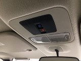 【SOSボタン】衝撃検知やエアバッグ展開時には自動通報。車両データを活用し、迅速な救助につなげる安全テクノロジー。 ※サービス利用にはHonda Total Care プレミアム契約が必要です