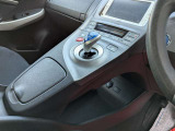 操作性に配慮されたシフト周り。スムーズな切り替えが可能で、ストレスのない運転をアシストします。