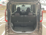 軽自動車サイズでも、今やラゲッジスペースの充実は当たり前です!本当に重宝しますよ。たくさん荷物を詰めて便利です。是非、お試しください!