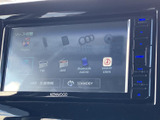 音源を選ぶ画面には、FM・AMやBluetooth AUDIOなどの項目が並びます。利用したい音源を画面で確認して選べるため、通勤やお出かけの際も好みに合わせて楽しめます。
