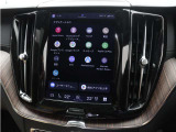 Google搭載のボルボなら、車内にいながら多彩なデジタルライフをお楽しみいただけます。Google Playから必要なアプリをダウンロードして、有意義な移動時間を楽しみましょう。