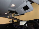 運転席・助手席バニティミラー&照明付サンバイザー