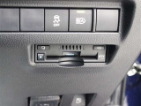 ETC車載器は、ビルトインタイプですっきり収納され、見た目も使い勝手も満足のアイテムです。