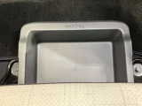 助手席アンダーボックスは運転用の替え靴や、車内に常備しておきたい子供用品、着替えた服などが収納できて便利です。女性に嬉しい収納スペースです★
