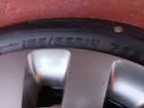 タイヤサイズは155/65R14になります☆