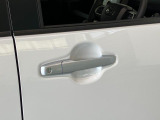 品質へのこだわり!フロアマットやシートなど車内をキレイに清掃し、ニオイや汚れなどを徹底的にクリーニングしてもらっております。室内はピカピカです☆