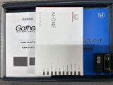 スマートキーは鍵をバッグに入れたままでもドアロックの開閉やエンジンのON・OFFができます。夜間や雨の日も鍵を探さなくて良いので便利です。