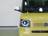 LEDヘッドライトは、点灯の瞬間から光量を発揮し、突然暗くなるトンネルなどでの安定感を高めます。