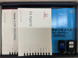 スマートキーは鍵をバッグに入れたままでもドアロックの開閉やエンジンのON・OFFができます。夜間や雨の日も鍵を探さなくて良いので便利です。
