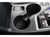 センターにシガー給電付きで便利!フロントにはUSB給電付きで益々便利に!