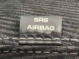 車両側方からの衝撃を緩和するSRSサイドエアバッグ(運転席/助手席)に加えて,SRSカーテンシールドエアバックも標準装備