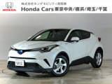 ホンダカーズ東京中央U-Select烏山店へようこそ。当社下取車です。ルーフに雹害による小さな凹みが数か所あります。ぱっと見ると小さく車体色が白なので分からないくらいの凹みです