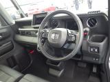 ★フロントシート★ 自然な姿勢のままでいられるシートが、運転しやすさと疲れにくさを感じさせてくれるはずです♪