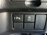 パーキングセンサーや横滑りを防ぐVSA等のスイッチ類は運転席の右側、手の届きやすい位置にあります。