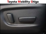 ドライビングポジションの調節に便利なパワ-シ-トを装備しています。