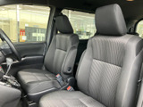 運転しやすいコックピットが魅力。操作しやすい配置で、快適なドライビングをサポートします。ゆったりとくつろげる空間が広がります。