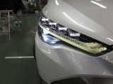 Bi-Beam LEDランプ+ターンランプ+クリアランスランプが付いています。