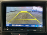 【バックカメラ】運転が苦手な方も車庫入れラクラクです!ギアをリバースに入れれば自動的に切り換わりますので、面倒な操作は不要です♪狭い駐車場もお車を傷つけず安心ですね!