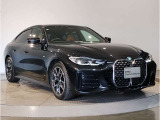 BMWのダイナミック且つエモーショナルなスタイルを印象付けるキャラクターライン(プレスライン)眺めているだけで溜め息の出る美しさです☆