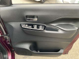 パワーウィンドウ装備です。運転席はオートになっているので、ワンタッチ開閉することが出来ます。