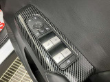 パワーウィンドウのスイッチですよ。運転席に居ながら窓を開け閉めのコントロールできます。