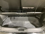 【ラゲッジルーム】実用性に優れた二段式ラゲッジル-ムでお荷物を別々に収納が可能♪♪