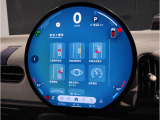『運転』に対するBMWのこだわりはメーターパネルにも表れております。視野性の良いメーターパネルは疲労感の軽減と、運転の楽しさをもたらしてくれます。