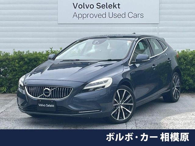 V40 T3 インスクリプション