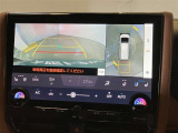 【パノラミックビュー&バックビュー】駐車時の安全確認をする為に車両上方からの映像と後方カメラからのを同時に表示しバックガイドも付いているのでバックの苦手な方でも安心して運転出来ますよ。