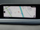 マツダコネクトの8.8インチワイドセンターディスプレイです。『Android Auto』『Apple CarPlay』や独自のコネクテッドサービスに対応したインターフェイスシステムです。