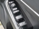◆パワーウィンドウスイッチ◆運転席から全席の窓の開閉操作を行うことが出来いつでも換気ができます!