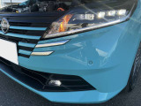 アダプティブLEDヘッドライトシステム&rArr;前方に他の車両がいる状況でも、周辺をハイビームで照射することで、夜間の視認性を高めます