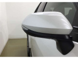 ドアミラーにウインカーを装備しており、スタイル、機能性の高いお車です!
