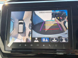見えない場所を映し出すメーカー純正の全方位モニターです!縦列駐車で便利な「俯瞰映像」や狭い道でのすれ違いで役立つ「助手席側のサイド映像」など視点を切り替えて表示し、ドライバーの視界をサポートします!