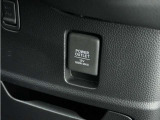 ◆12V電源ソケット◆スマートフォンの充電等にも便利な電源ソケット!使いやすい場所に装備されています。