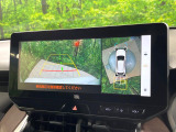 【パノラミックビューモニター】専用のカメラにより、上から見下ろしたような視点で360度クルマの周囲を確認することができます☆死角部分も確認しやすく、狭い場所での切り返しや駐車もスムーズに行えます。