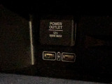 USBポートが装備されております♪