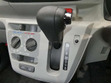 ミッションはCVTです 操作自体は通常のオートマチックと同様です 無段変速機といわれるCVTは変速のショックがなく、よりスムーズな運転が可能です