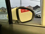 車線変更も安心のブラインドスポットモニターにリアトラフィックモニター付きです。