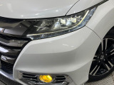 【LEDヘッドライト】悪天候や夜間走行時も良好な視界を確保し安心して運転できる高輝度LEDヘッドライトを装備!点灯速度が早く、消費電力も抑えられています。