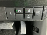 路外逸脱抑制機能は車が車線からはみ出しそうなときに車線内に戻すようにドライバーへお知らせします