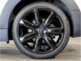 BMW純正アルミホイールです。納車時にはアルミホイールコーティングも承っております!是非ご検討下さいませ。