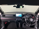 【前方視界】開放的な前方視界!運転がしやすく疲れにくいです♪窓が大きく、見通しがとっても良いおクルマですよ♪