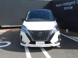 ヘッドライトの上向き下向きを自動で切り替えてくれます。対向車や前方の車にも迷惑をかけにくくなります。