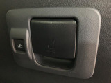 運転席ロングスライドシートも装備です!