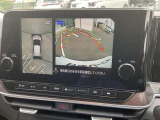 クルマを真上から見下ろしているかのように周囲の状況を直感的に把握し、安心して駐車が行えるアラウンドビューモニターです。